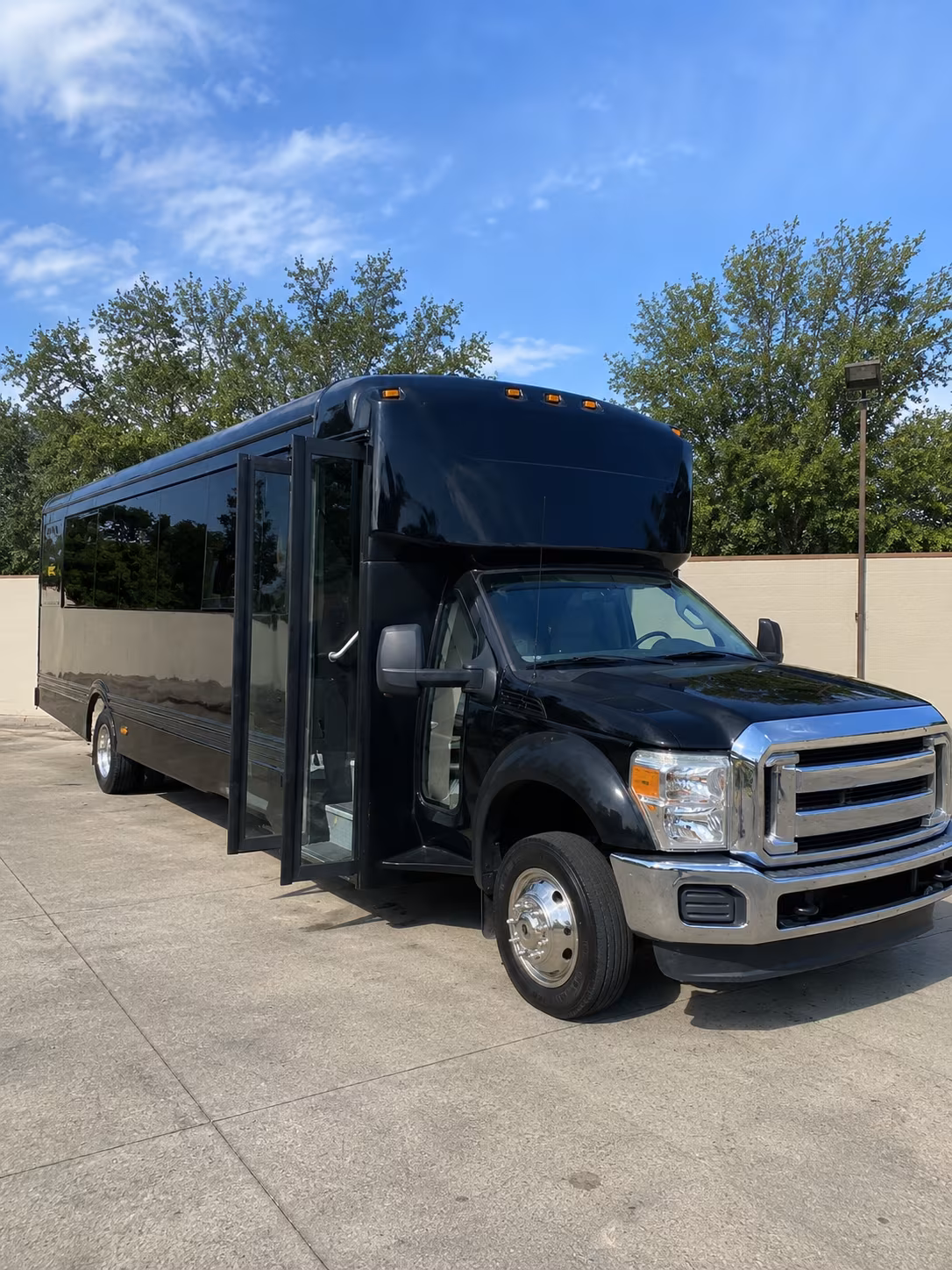 edina 20 passenger party bus