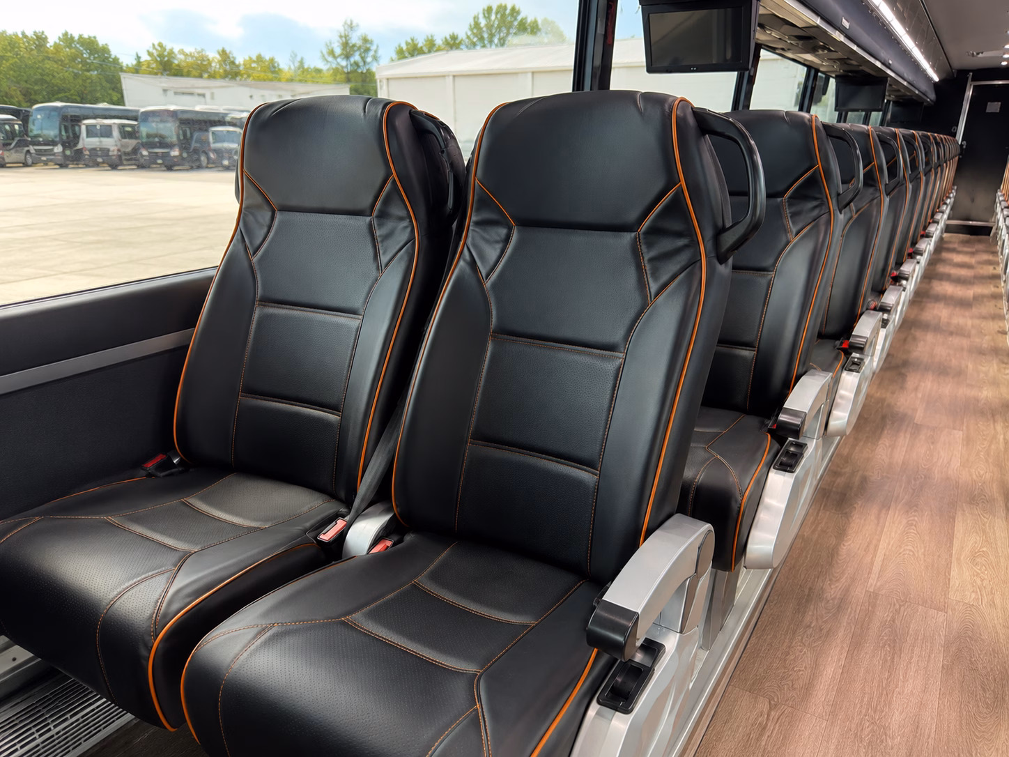edinacharterbuscompany com is the go to way to find prom transportation in edina minnesota