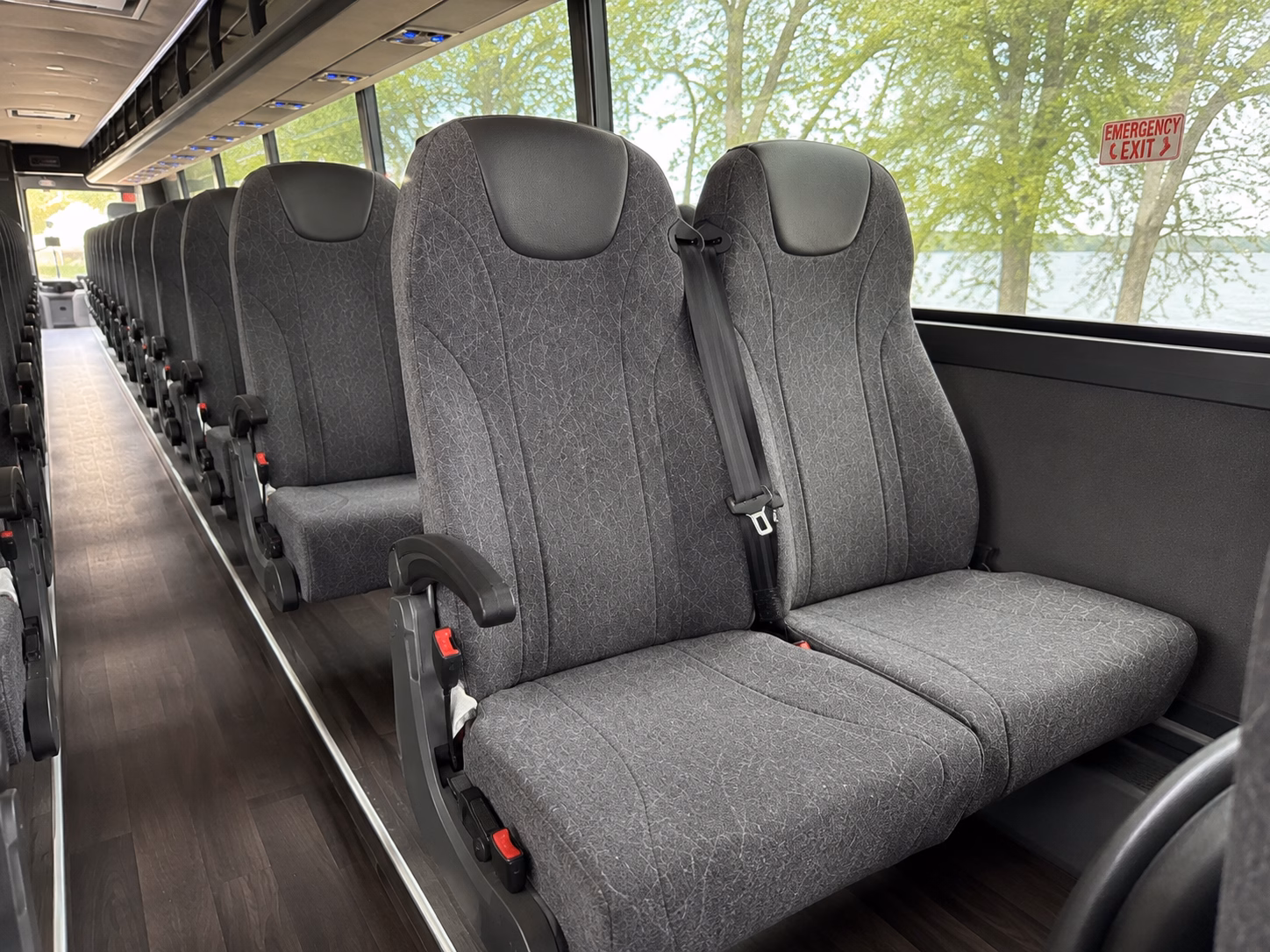 finding the right bus for a stillwater and saint croix valley wine tour